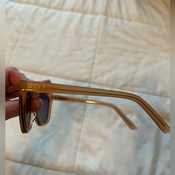 NWOT-Diff sunglasses-OS - Picture 6 of 8
